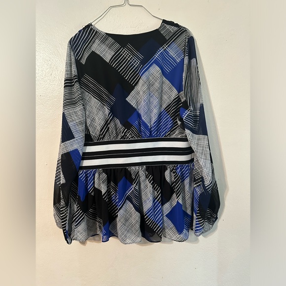 Lane Bryant Black Blue White Abstract Design
Blouse Top Size 14/16 - Picture 2 of 4